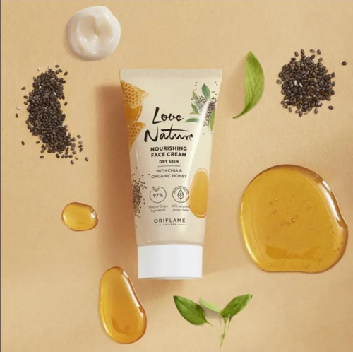 Love Nature Chia ve Organik Bal İçeren Besleyici Yüz Kremi