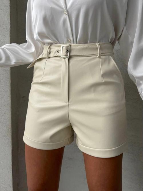 Kemerli deri şort krem h241003