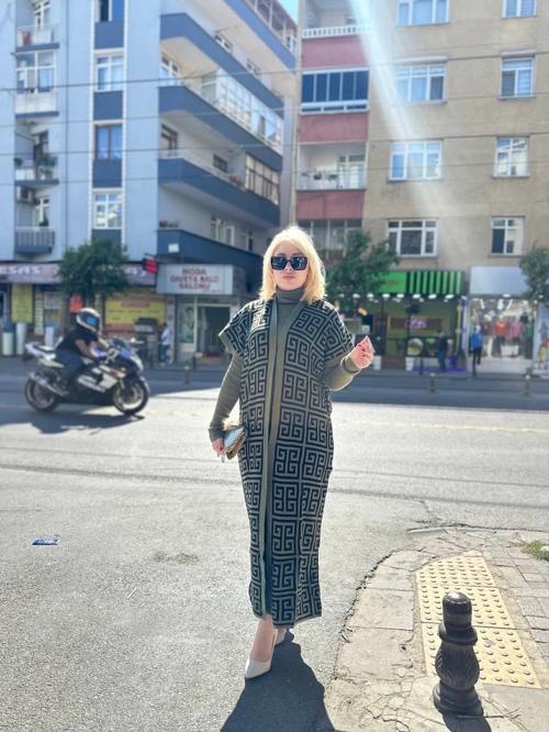 Siyah çizgi desenli elbiseli hırka triko takım haki