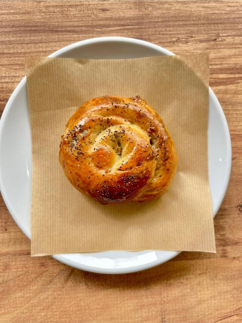 Ekşi Maya Haşhaşlı Cevizli Çörek