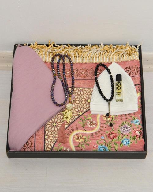 Çeyizlik Hediyelik Seccade Set – Astarlı Kadife Seccade, Eşarp, Kristal Tesbih, Erkek Tesbihi, Takke ve Esanslı Özel Kutulu Lüks Hediye