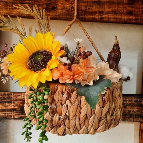 Hediye Hasır Sepetli Pamuk ve Bal Kabak Detaylı Kapı Süsü-Çelenk-Duvar Dekorasyon-Kış Bahçesi