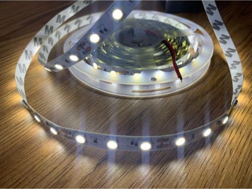 Kaliteli 5 Metre 3 Çip Iç Mekan Üç (3) Çip 60 Led Iç Mekan Şerit Led Beyaz Işık 5 Metre