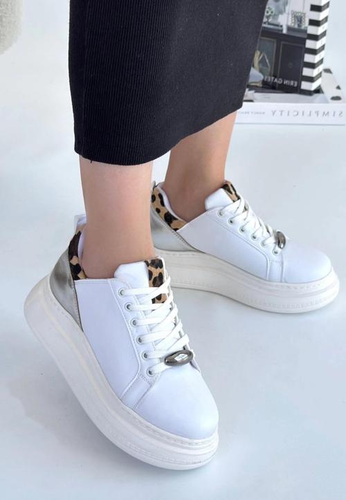 Gasta Beyaz Cilt Gümüş Detaylı Bağcıklı Spor Ayakkabı