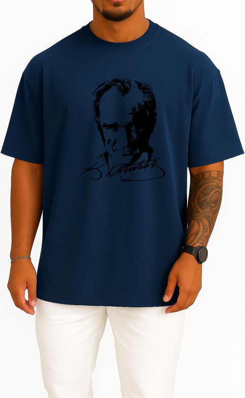 Oversize Mustafa Kemal Atatürk İmzalı Portre Göğüs Tasarımlı Unisex T-Shirt
