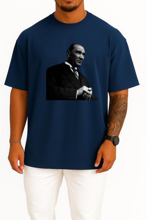 Oversize Mustafa Kemal Atatürk Göğüs Tasarımlı Unisex T-Shirt