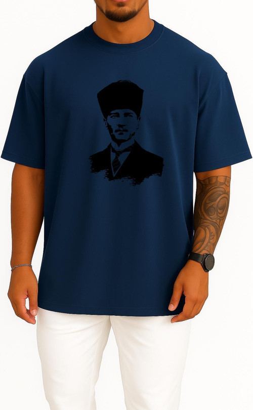 Oversize Mustafa Kemal Atatürk Göğüs Tasarımlı Unisex T-Shirt
