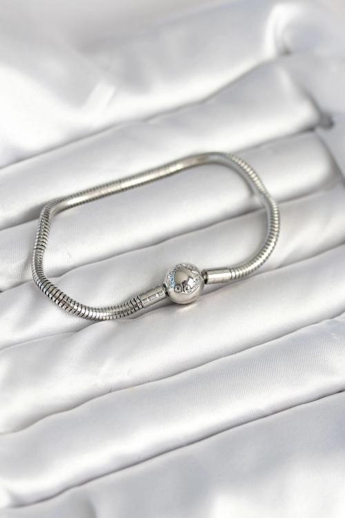 BFS Gümüş Renk Pirinç Charm Bileklik