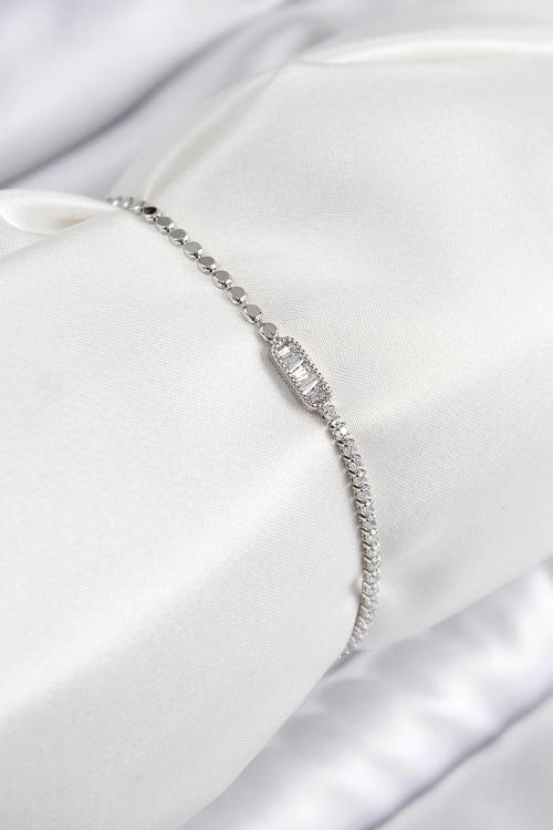 BFS Pirinç Zirkon Taşlı Dikdörtgen Model Ezme Zincir Gümüş Renk Kadın Bileklik