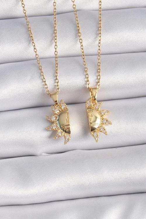 BFS 316L Çelik Gold Renk Zirkon Taşlı Güneş Model İşleme Yazı Detay Arkadaş Kolyesi