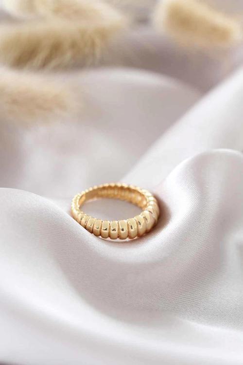 BFS Altın Renk Ayarlamalı Burgu Kadın Yüzük