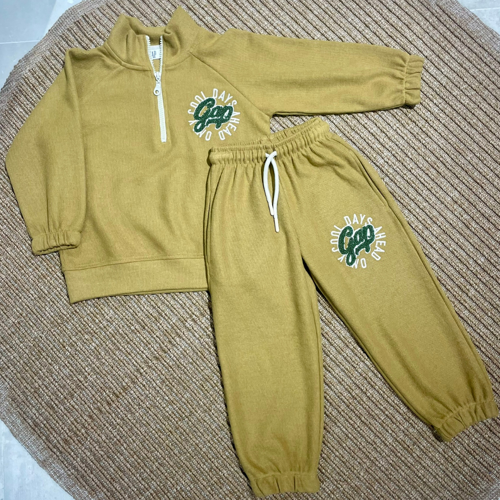 COOL DAYS Baskılı Kadife Çocuk Takımı – Yarım Fermuarlı Üst & Jogger Alt