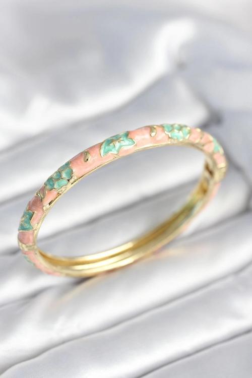 BFS Yeşil Renk Detaylı Mineli Kelepçe