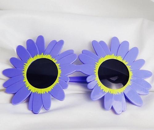 Mor Renk Papatya Şekilli Parti Gözlüğü 18x10 Cm