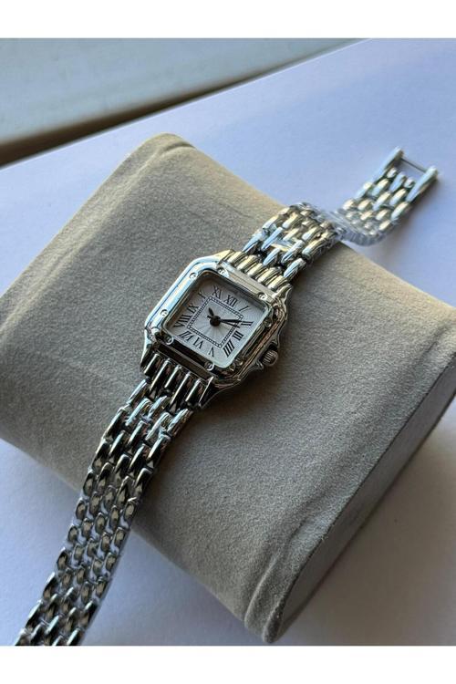 Gümüş Renk Metal Köşeli Roman Rakamlı Kol Saati