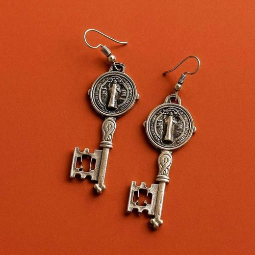 Tarihi Anahtar Şekilli Kadın Küpe Çift Adet Gümüş Kaplama El Yapımı Küpe