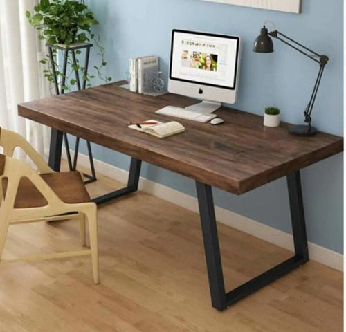 metal ahşap çapraz ayaklı çalışma masası.