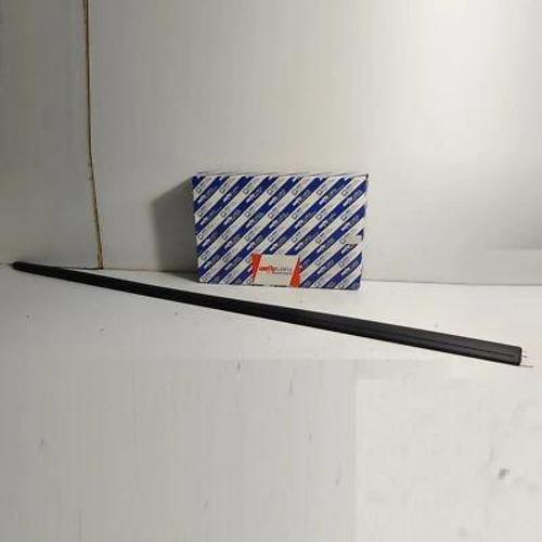 Grande Punto 2005- Kapı Bandı Ön Sağ Oem No (735410815)