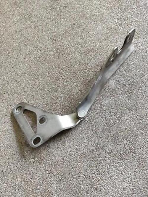 Astra -H- 2004- Motor Kaput Menteşesi Sağ Oem No (13213448)