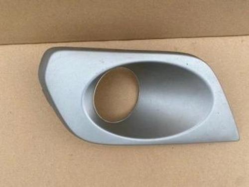 Dacia Sandero Stepway 2017- Sis Çerçevesi Gri Sol Oem No (261A36699R)