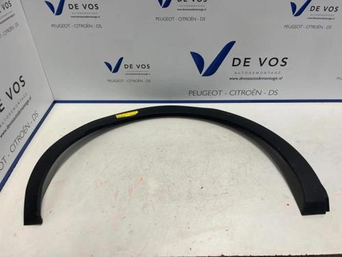 Peugeot 3008 2017- Arka Çamurluk Dodik Plastiği Sağ Oem No (98116339Xt)