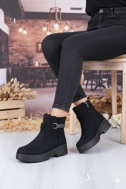 1186 Rahat Sıcak Astar Kaymaz Taban Fermuarlı Kadın Bot