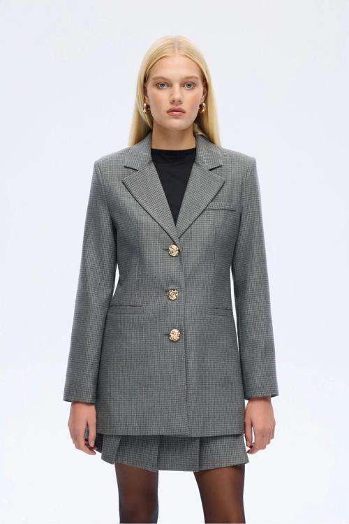 Önü Düğmeli Bele Oturan Kadın Ceket