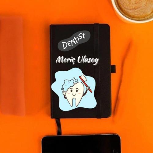 Kişiye Özel Diş Doktoru Tasarımlı Deri Not Defteri – Tüy Kalem Detaylı Şık Hediye