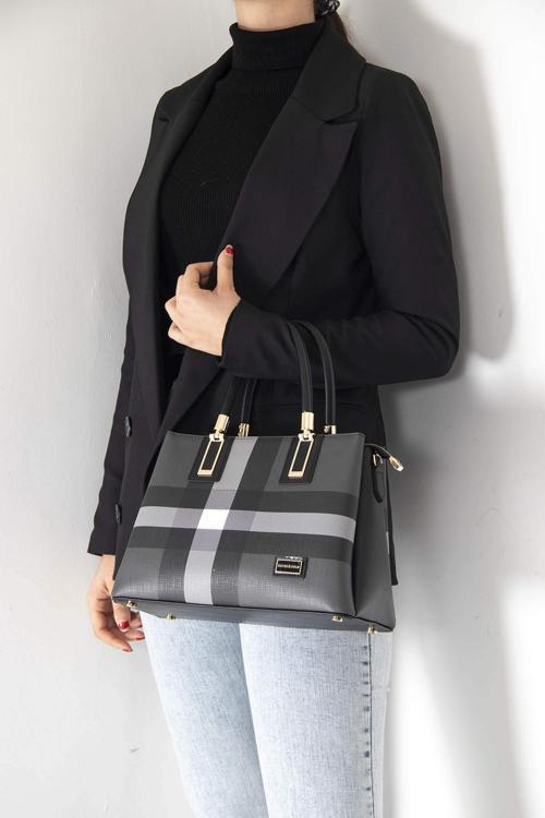 Kadın El ve Çapraz Çanta 1000