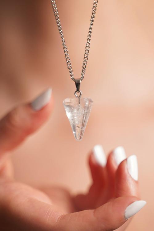 Kadın Kristal Kuvars Doğaltaş Pandül Kolye Tky0009