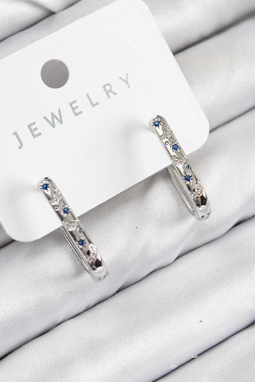 BFS Pirinç Zirkon Taşlı Çiçek Desenli Model Gümüş Renk Kadın Küpe