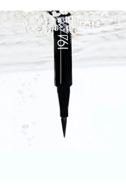 La Plume Eyeliner - Black 0.6 Ml