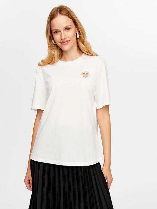 Taş Kalp Nakışlı Kadın T-shirt W26TSH094