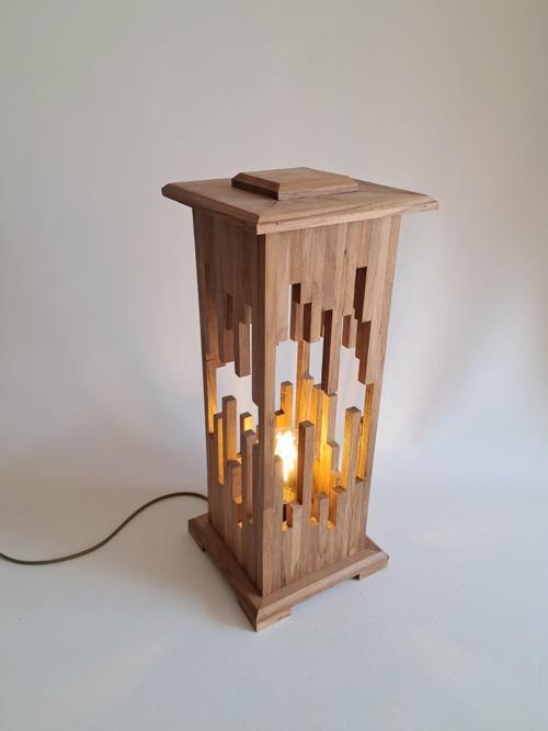 IŞIK KULE KÖŞE LAMBASI