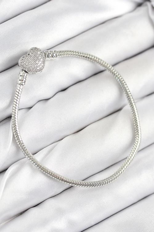 Pirinç Charm Zirkon Taşlı Kalp Model Gümüş Renk Kadın Bileklik