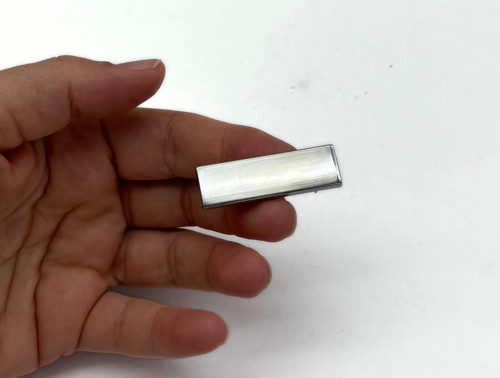 Çanta Aksesuar 4x1.2 cm Metal Plaka Süs Gümüş Renk 1 Adet
