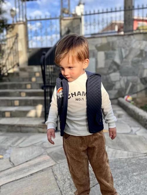 3-4-5 Yaş Fitilli Kadife Pantolon Kapitone Kapşonlu Yelek Uzun Kollu Sweat 3lü Erkek Çocuk Takımı La