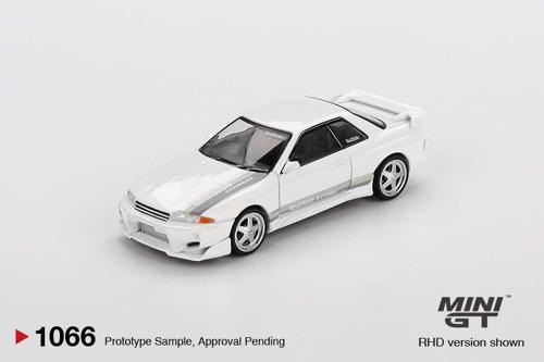 1:64 Nissan Skyline GT-R R32 VeilSide Combat C-I White Diecast Model Araba MGT01066