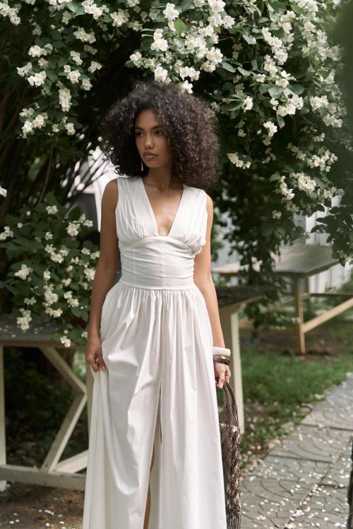 Emilia Korse Detay Ekru Uzun Elbise