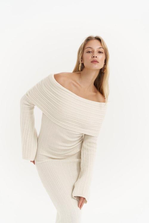 Valencia Carmen Yaka Ekru Uzun Triko Elbise