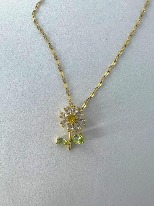 Kararmaz çelik papatya gold kolye