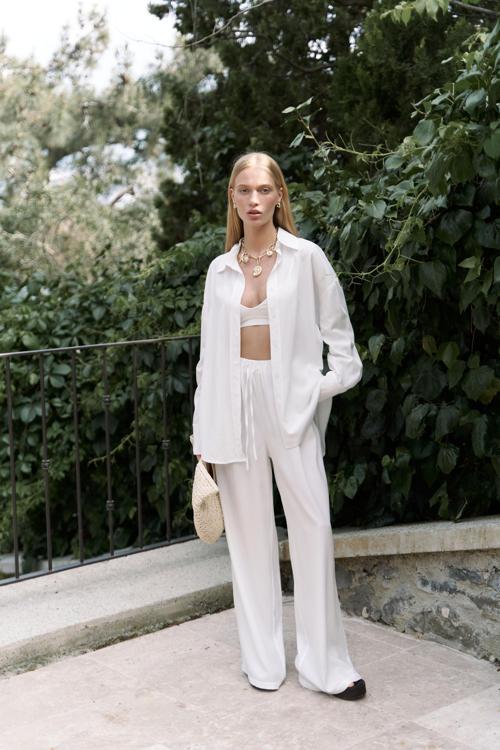 Nunzia Arka Detaylı Ekru Oversize Gömlek Pantolon Takım