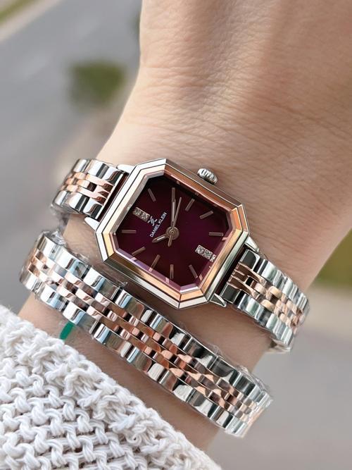 Dolamalı Çelik Kordonlu 2 Yıl Garantili 3 Atm Suya Dayanıklı Kadın Kol Saati+Bileklik 4