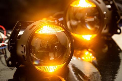 Bi-xenon gündüz ledli-sinyalli beyaz-sarı / LAAM960-1