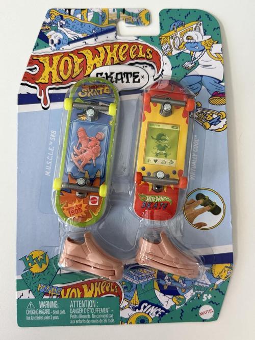 Skate Retro Temalı İkili Parmak Kaykay ve Ayakkabı - Model 3