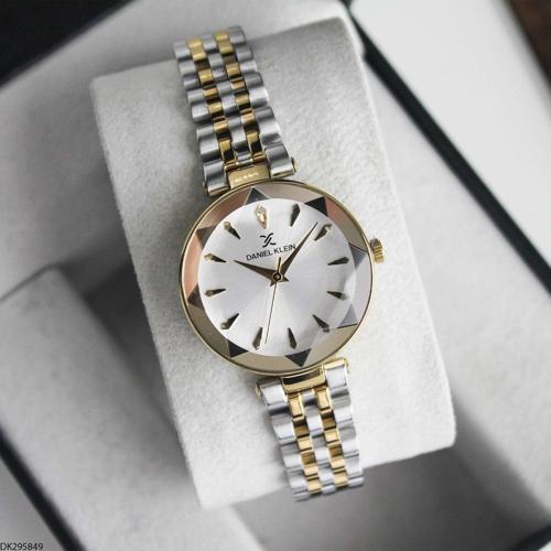 DK295849 Çelik Kordonlu Kadın Kol Saati