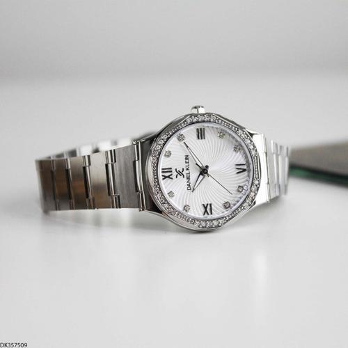 DK357509 Çelik Kordonlu Kadın Kol Saati