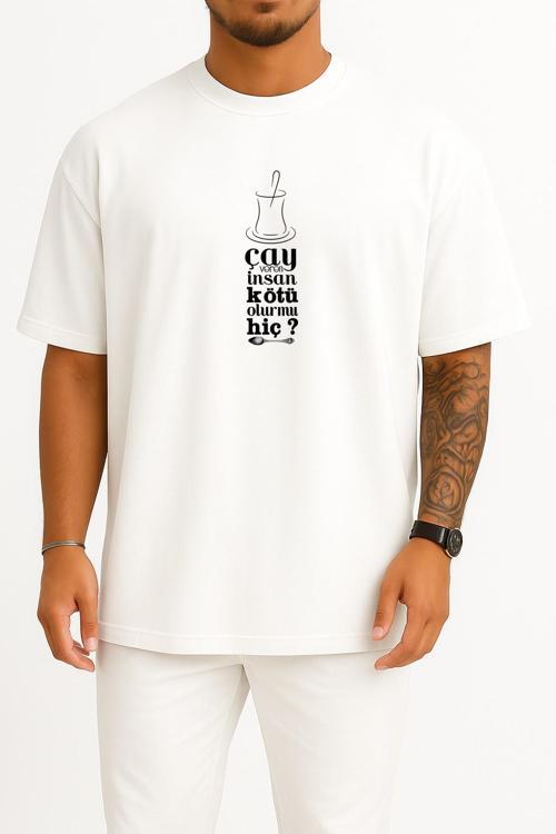 Oversize Çay Veren İnsan Kötü Olurmu Hiç Göğüs Tasarımlı Unisex T-Shirt