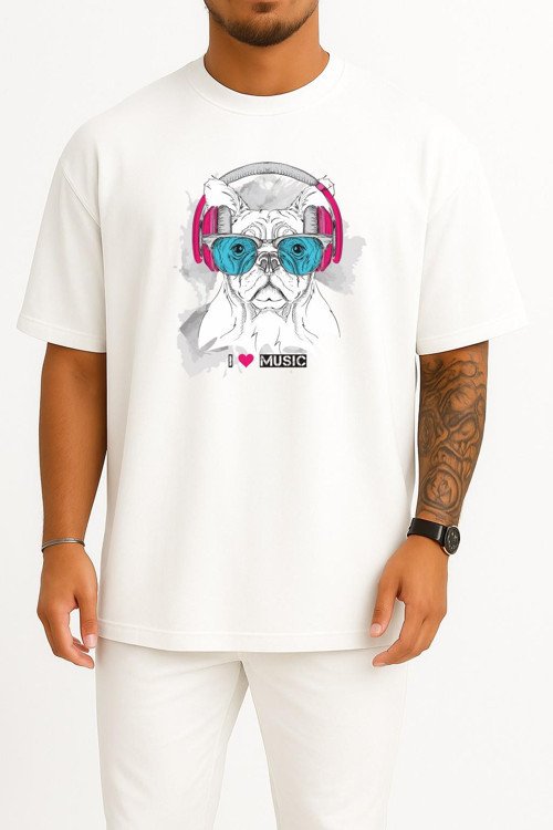 Oversize Funny Dog With Eyeglasses And Headphones Göğüs Tasarımlı Unisex T-Shirt