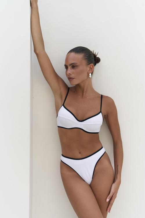 Laili Kontrast Şerit Detaylı Beyaz Bikini Üstü